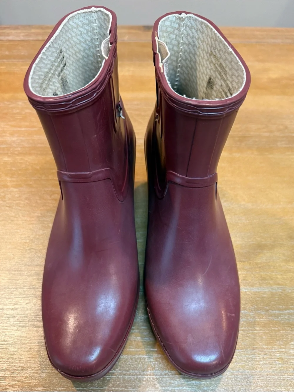 Hunter Women’s Wedge Short Rain Boot Burgundy Size 10